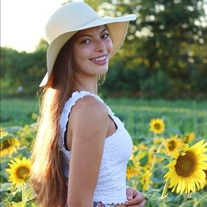 Meet your Posher, Lauren